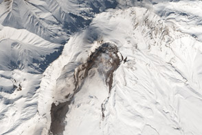 Five Volcanoes Erupting at Once