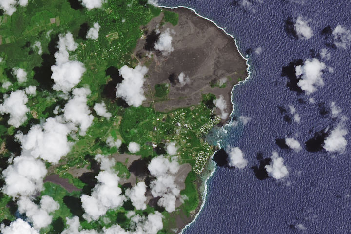Lava Consumes Vacationland and Kapoho Bay